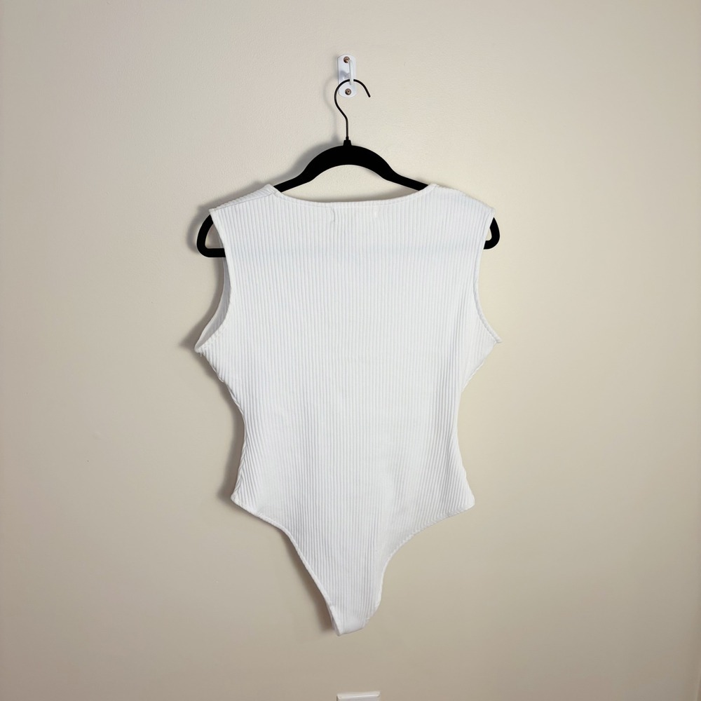 Mara Hoffman Bodysuit Large White Ribbed Deep V-Neck Sleeveless Thong Snap - Picture 6 of 8